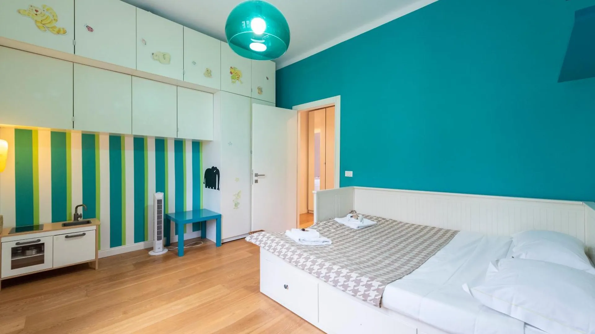 Apartment Joivy Family Friendly Apt For 6, Near Royal Palace Museum Genoa