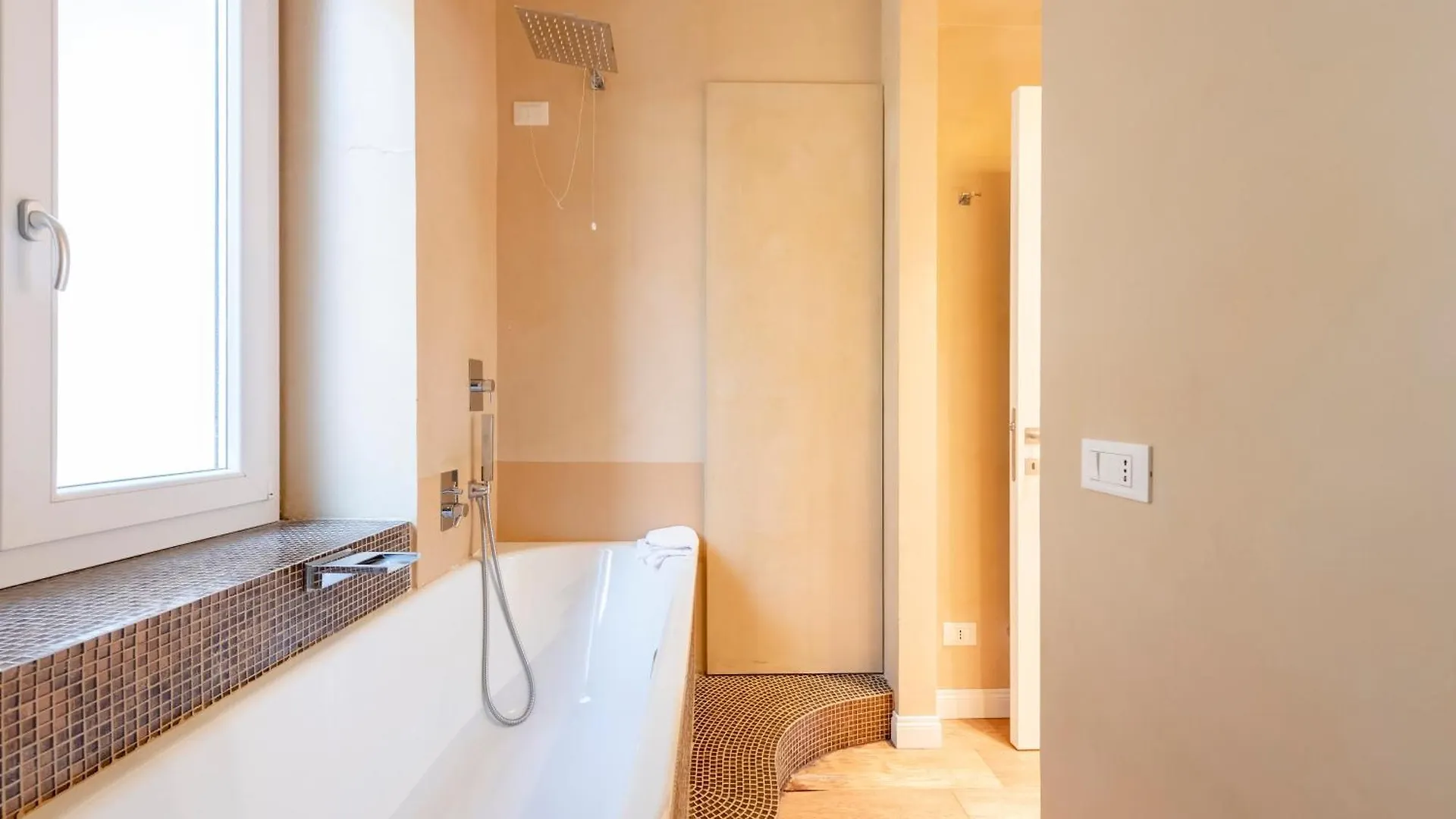 Joivy Family Friendly Apt For 6, Near Royal Palace Museum Genoa Apartment