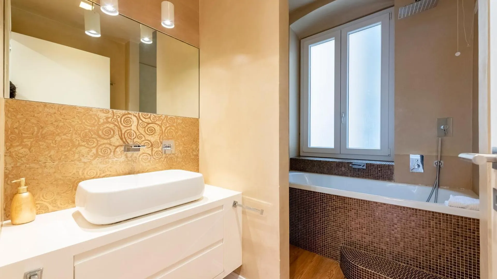 Joivy Family Friendly Apt For 6, Near Royal Palace Museum Genoa 0*,